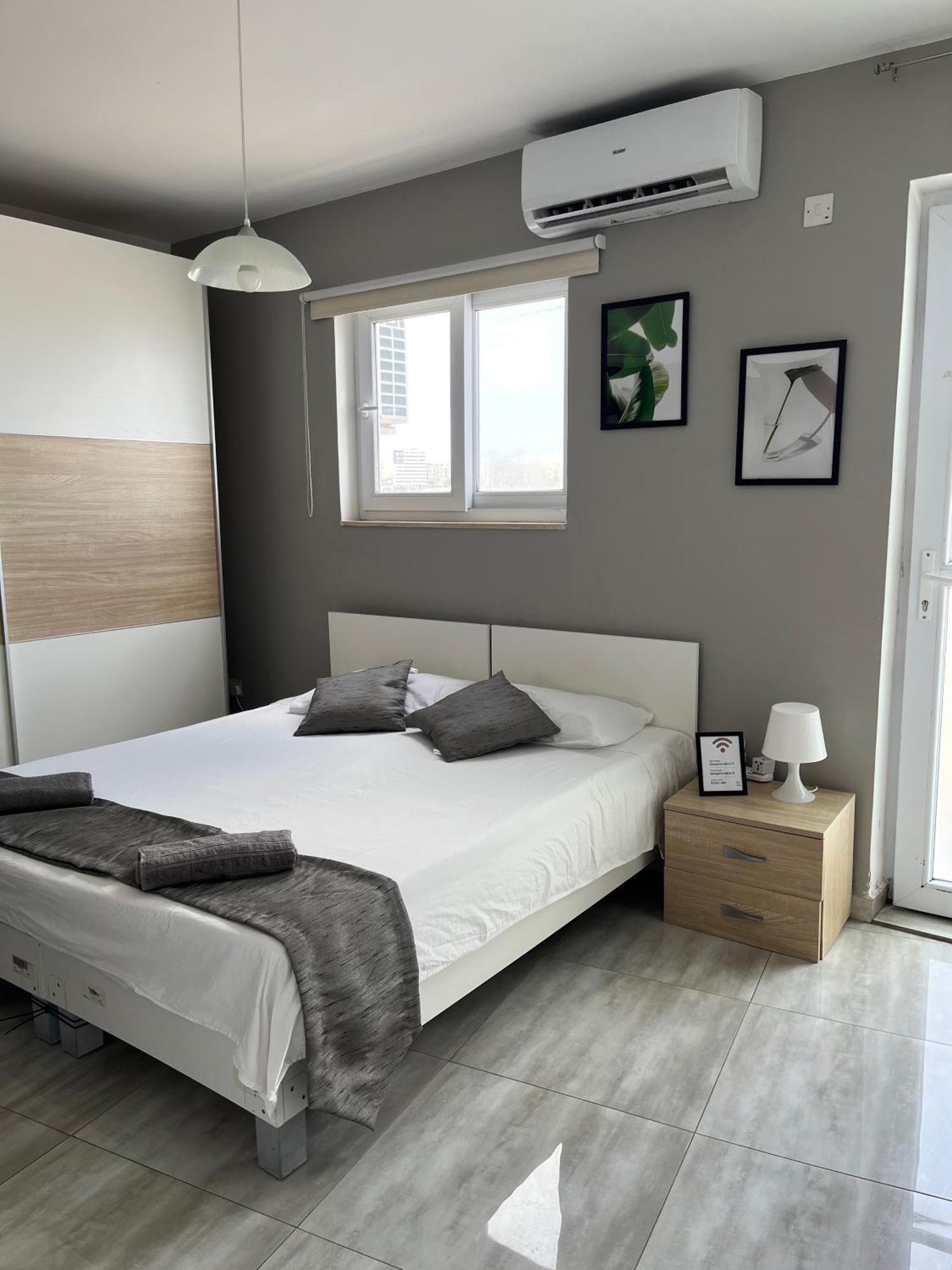 F5 Room 1, Private Double Room With Private Bathroom And Balcony In Shared Flat 음시다 외부 사진